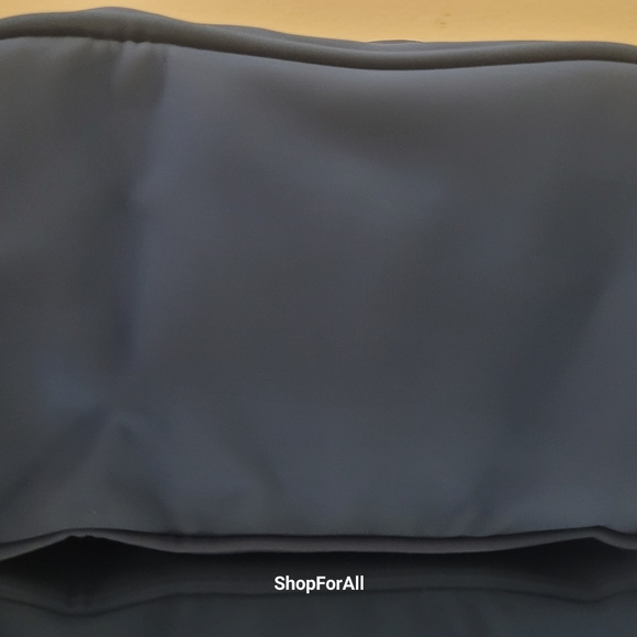 Yves Saint Laurent beauty case convertible in shoulder bag - Picture 11 of 13